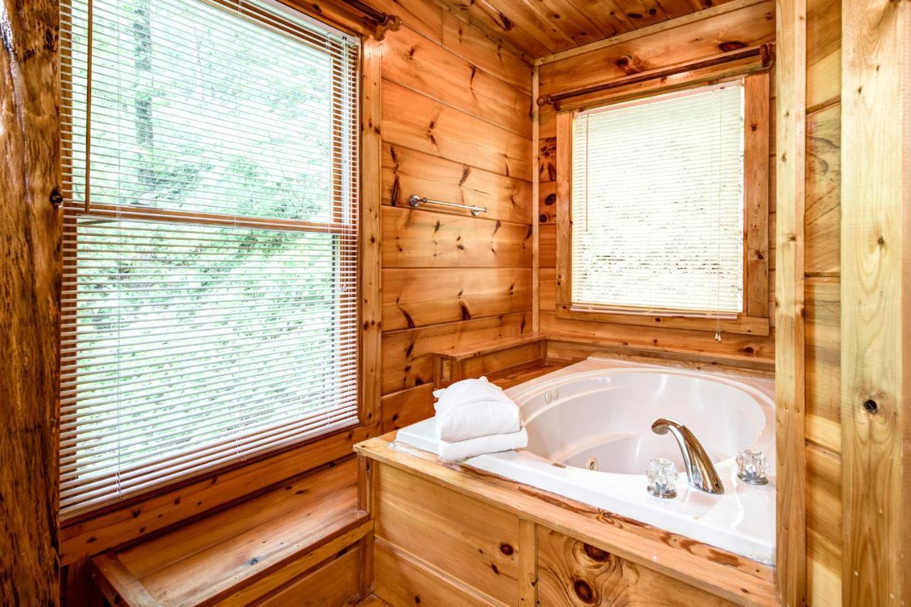 Cabin Of Dreams, 3 Bedroom Water View, Wifi, Hot Tub, Pool Table, Sleep 8 Sevierville Extérieur photo