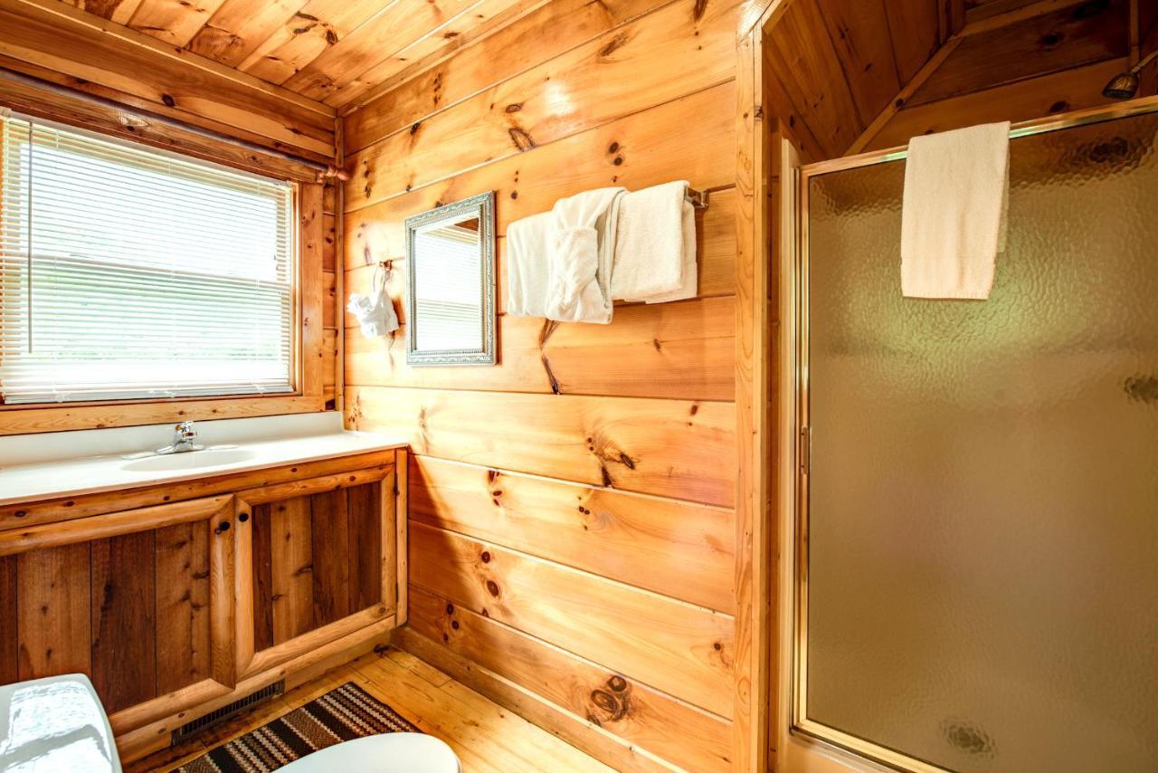 Cabin Of Dreams, 3 Bedroom Water View, Wifi, Hot Tub, Pool Table, Sleep 8 Sevierville Extérieur photo