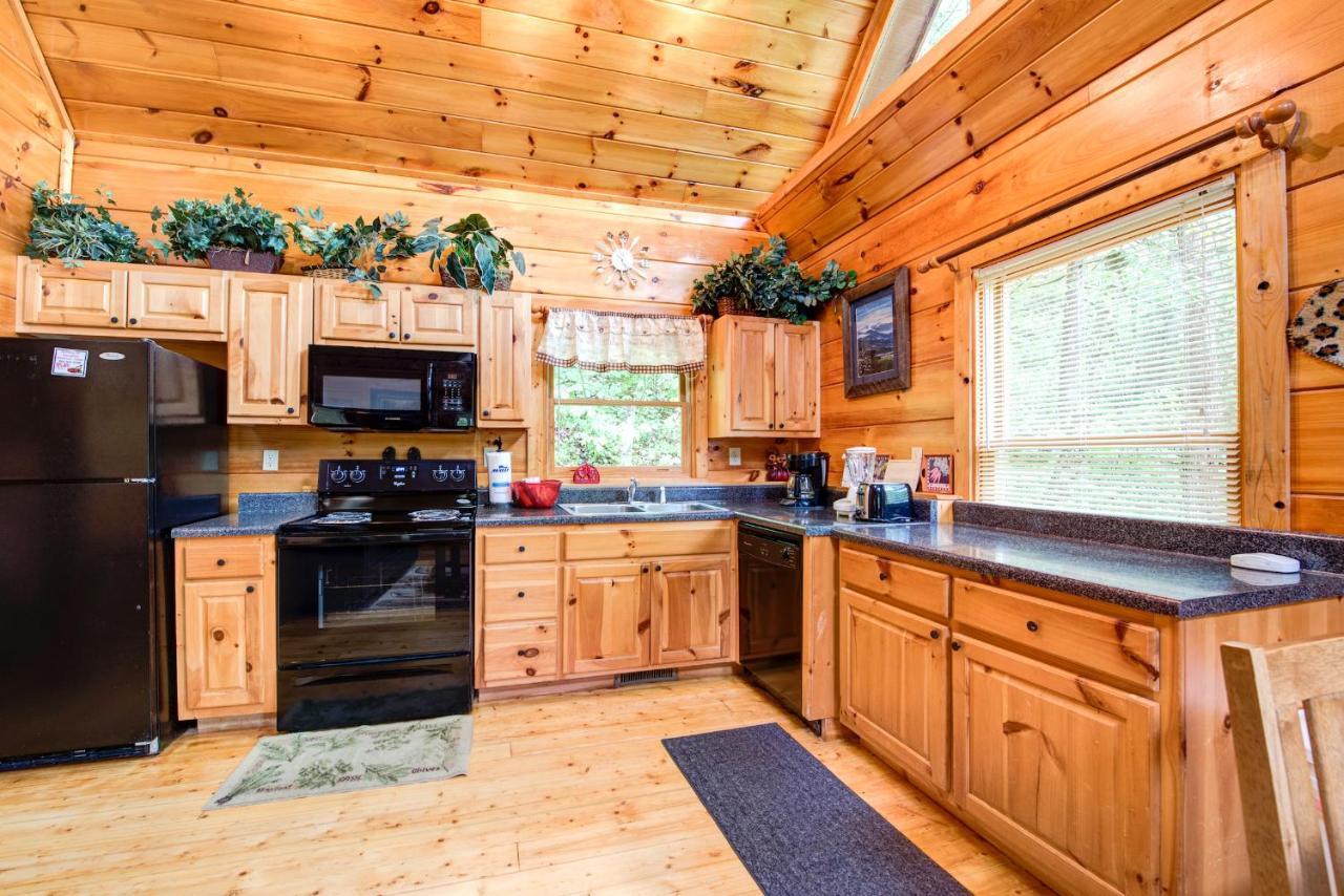 Cabin Of Dreams, 3 Bedroom Water View, Wifi, Hot Tub, Pool Table, Sleep 8 Sevierville Extérieur photo