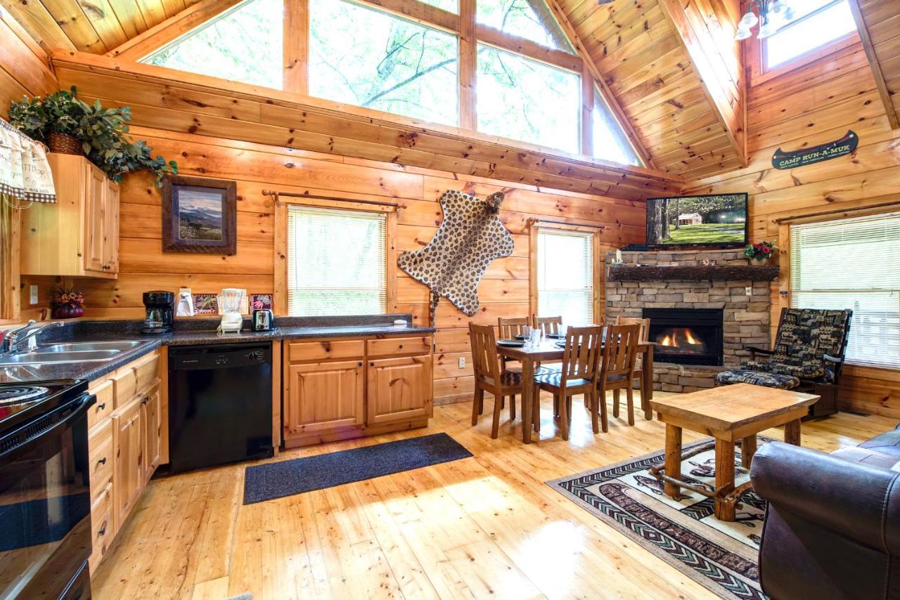 Cabin Of Dreams, 3 Bedroom Water View, Wifi, Hot Tub, Pool Table, Sleep 8 Sevierville Extérieur photo